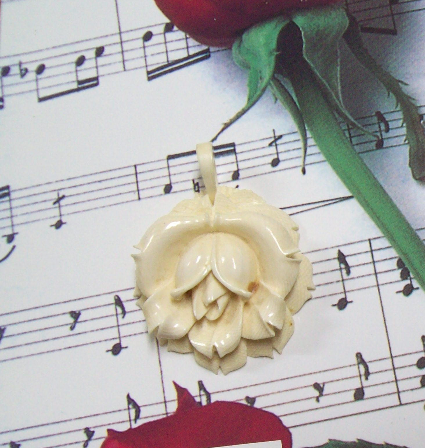 Pre-Ban Genuine Ivory Carved Rose Pendant IV068 front view