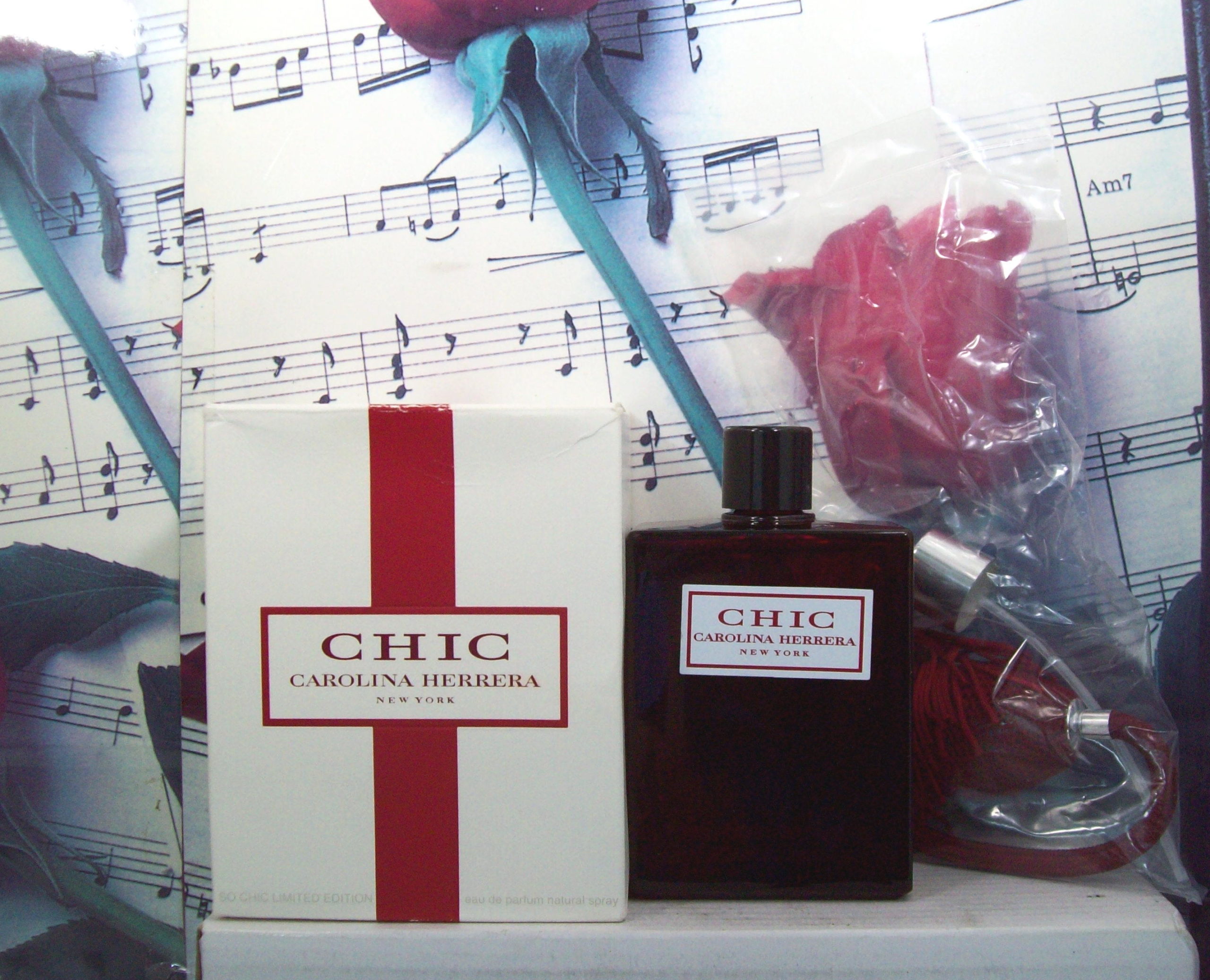 Carolina Herrera So Chic Limited Edition 3.4 OZ EDP Spray bottle front view