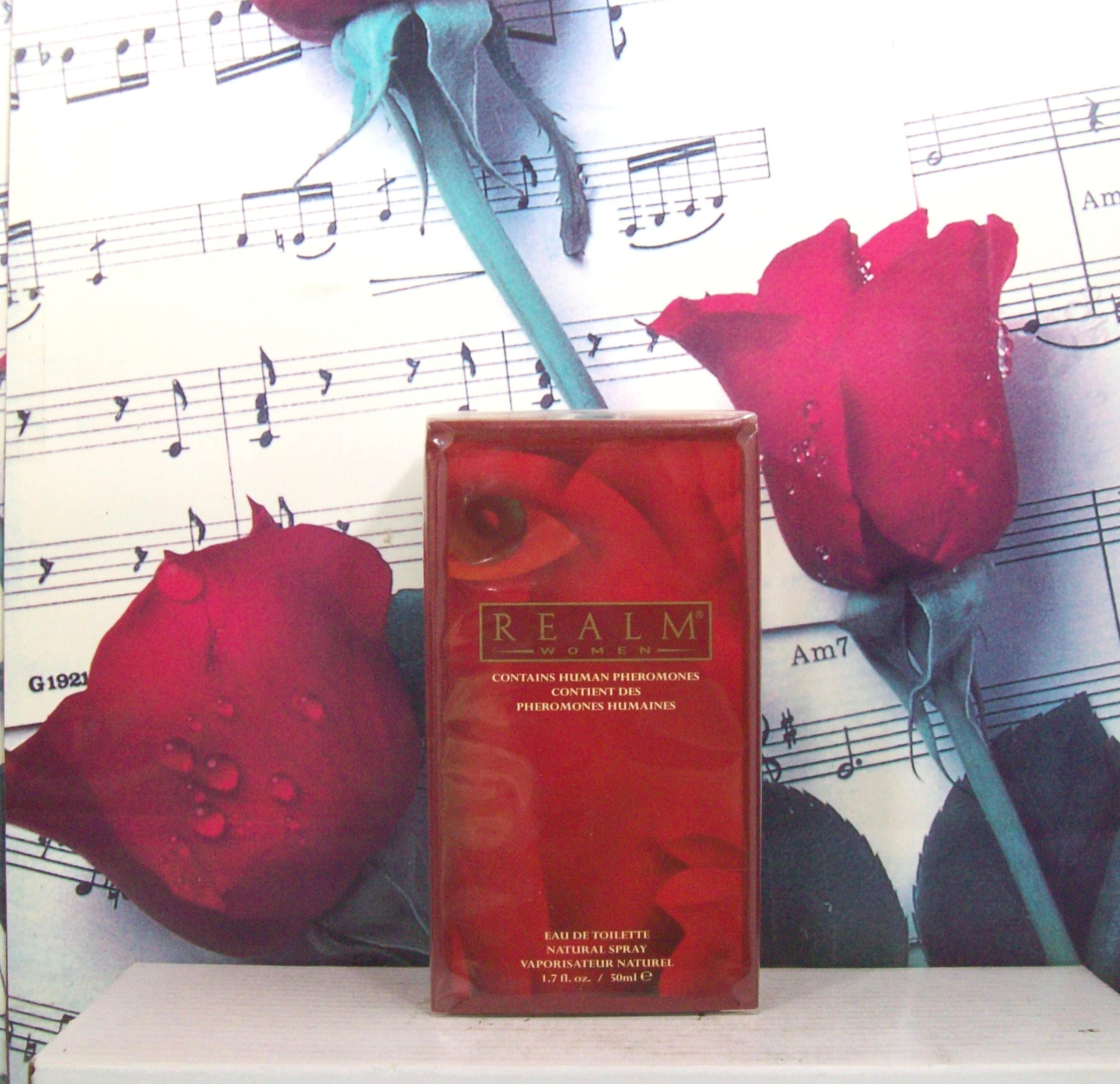Realm Women Eau de Toilette 1.7 OZ Spray bottle front view