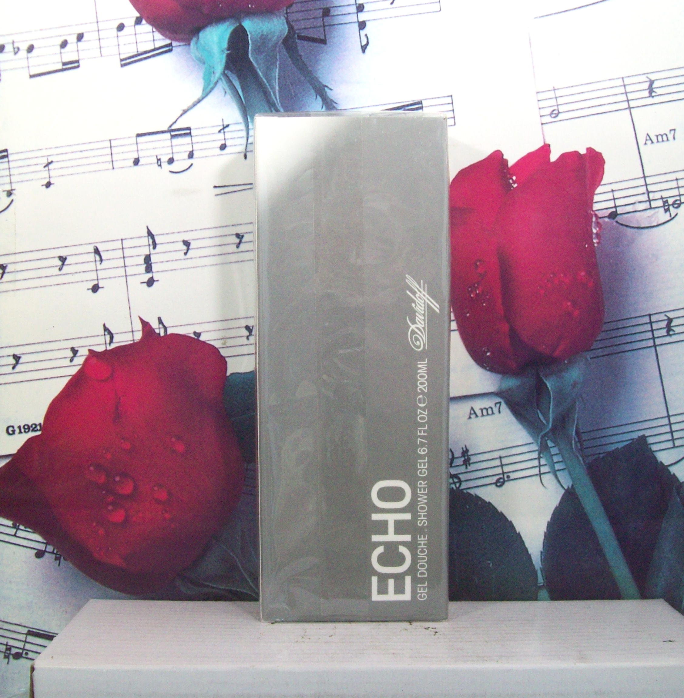 Davidoff Echo For Men Shower Gel bottle front view