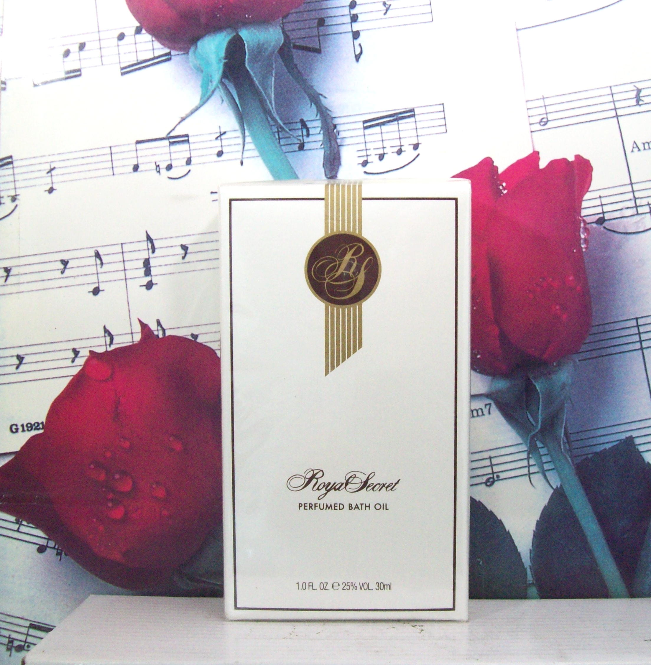 Royal Secret Perfumed Bath Oil bottle close-up