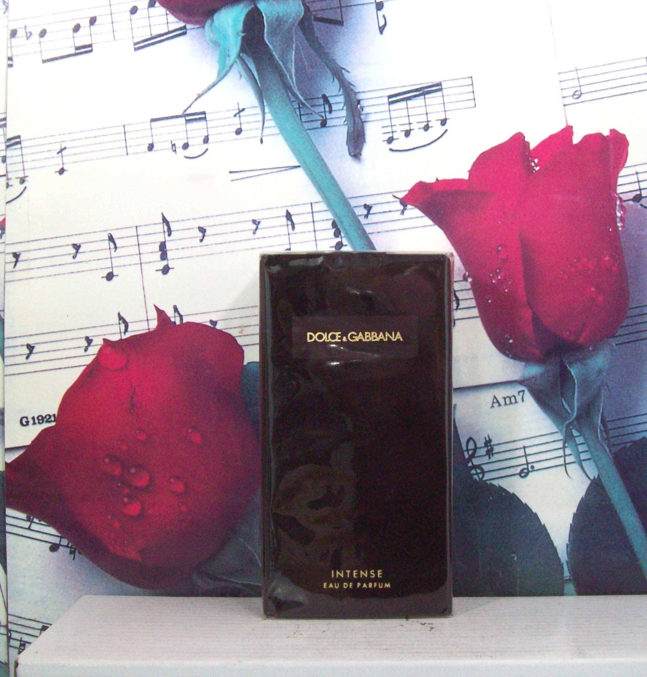 Dolce & Gabbana Pour Femme Intense EDP bottle