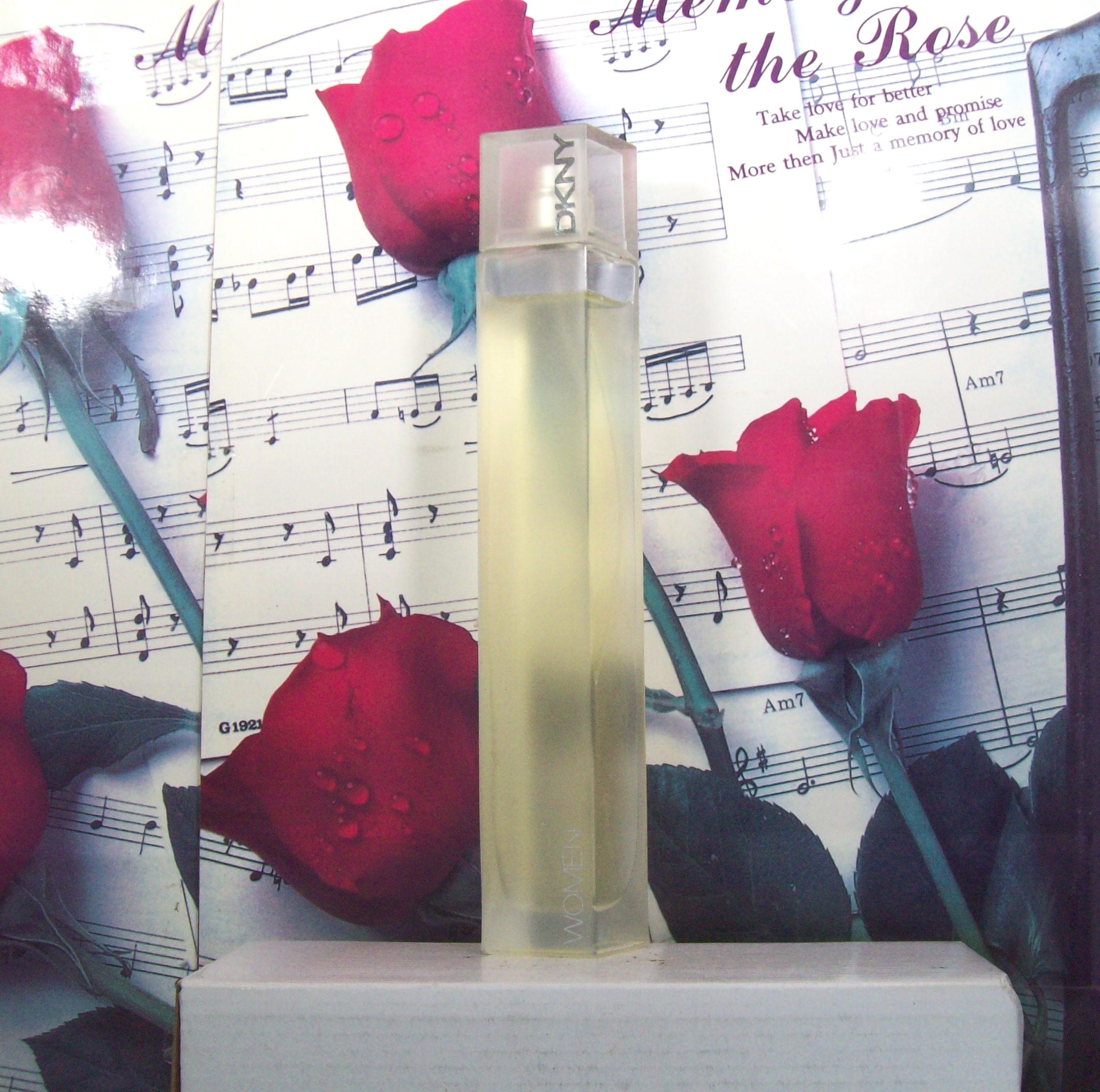 DKNY Women Energizing EDP Spray 1.7 OZ bottle front view