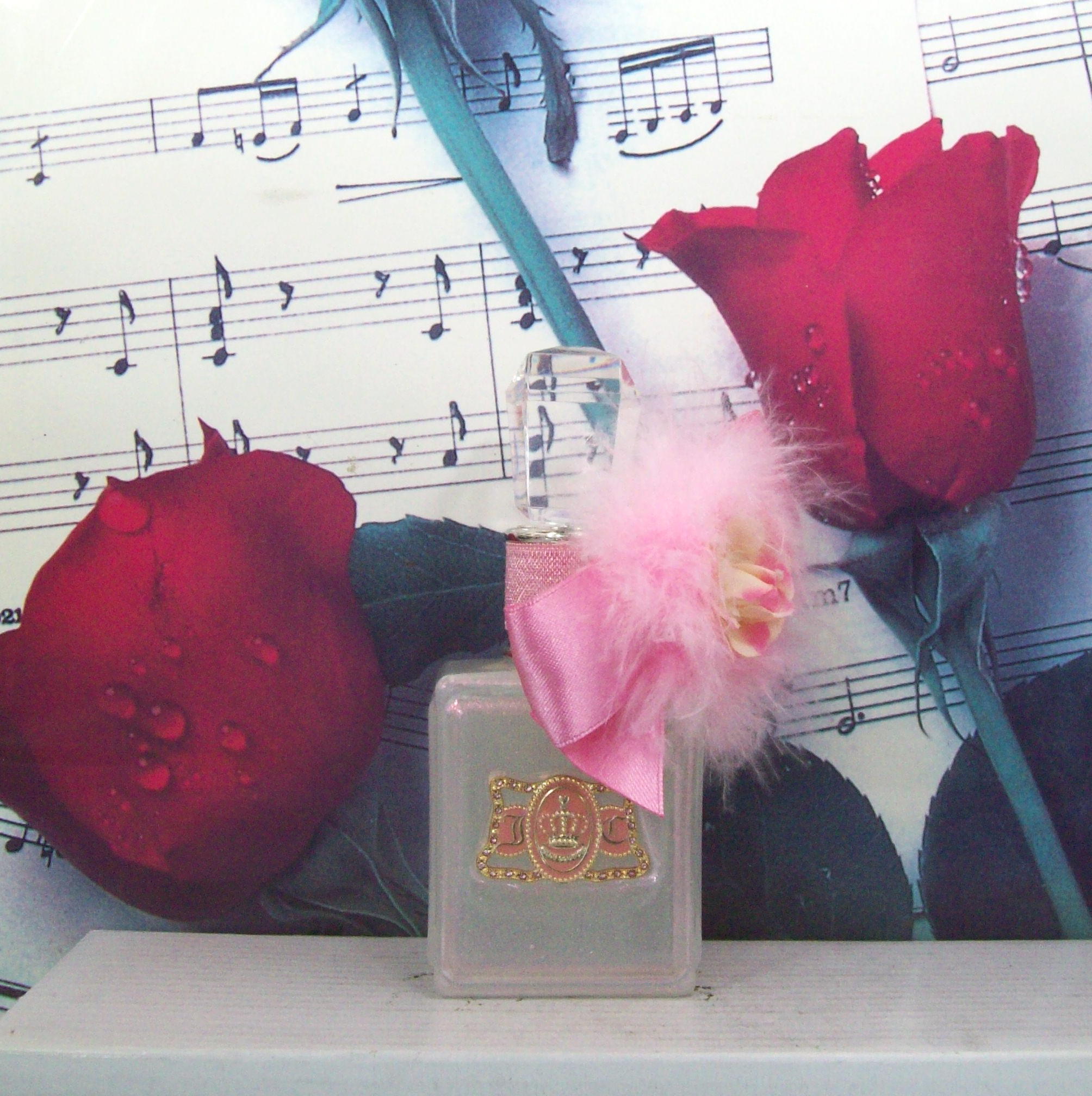 Viva La Juicy Glace 1.0 oz EDP Spray perfume bottle front view