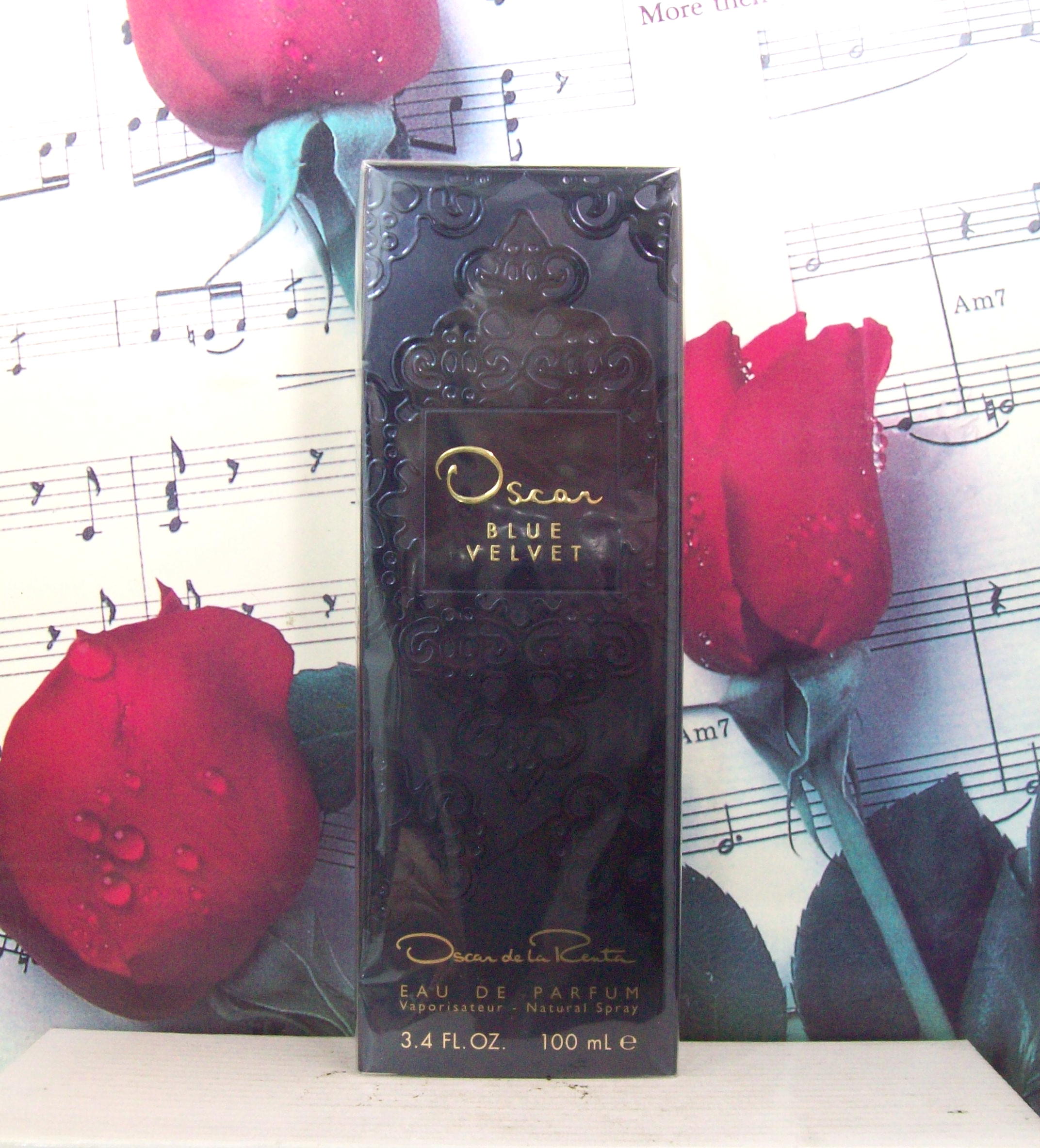 Oscar Blue Velvet EDP Spray 3.4 oz bottle front view