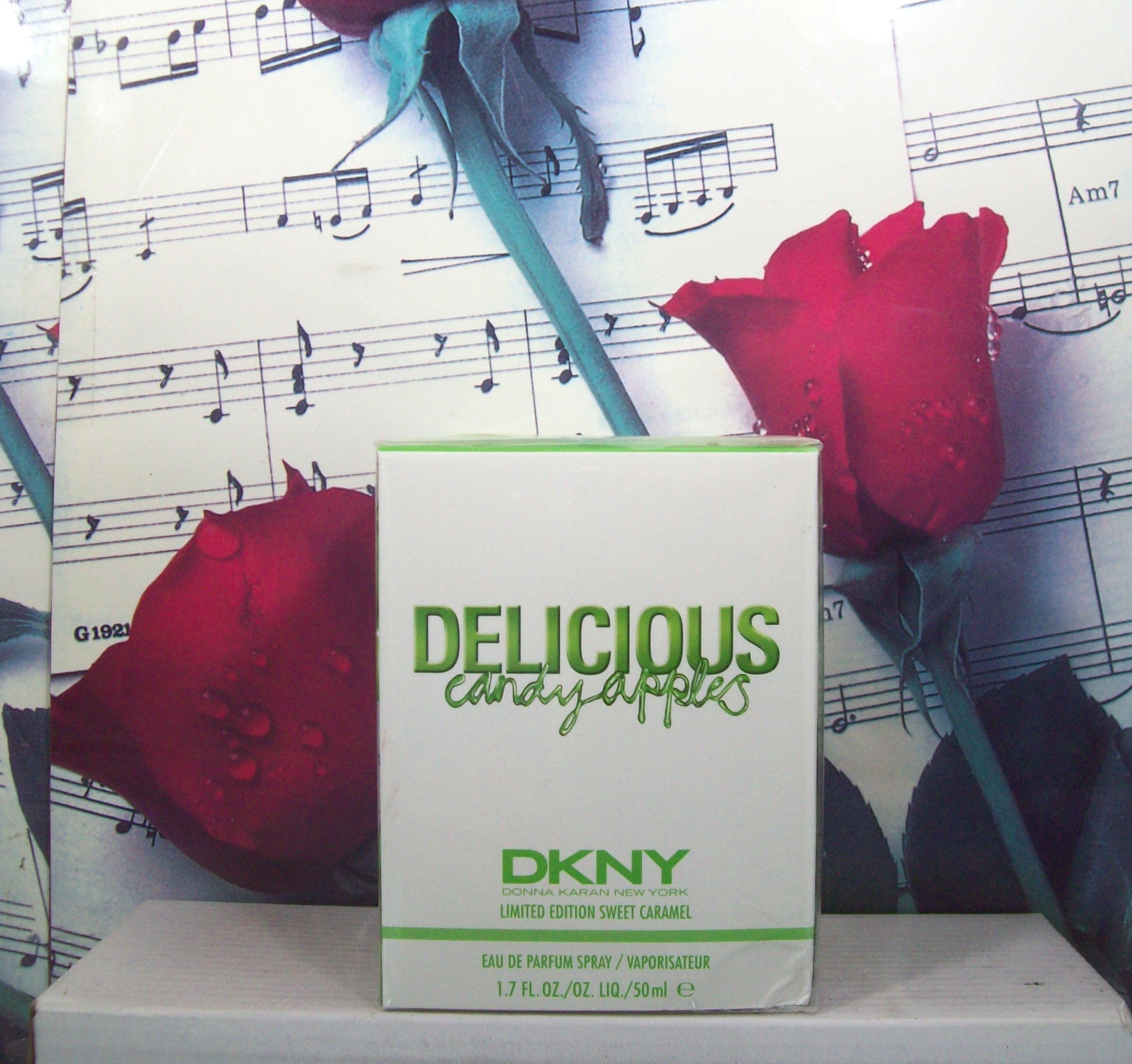 DKNY Delicious Candy Apples Sweet Caramel Edition perfume bottle