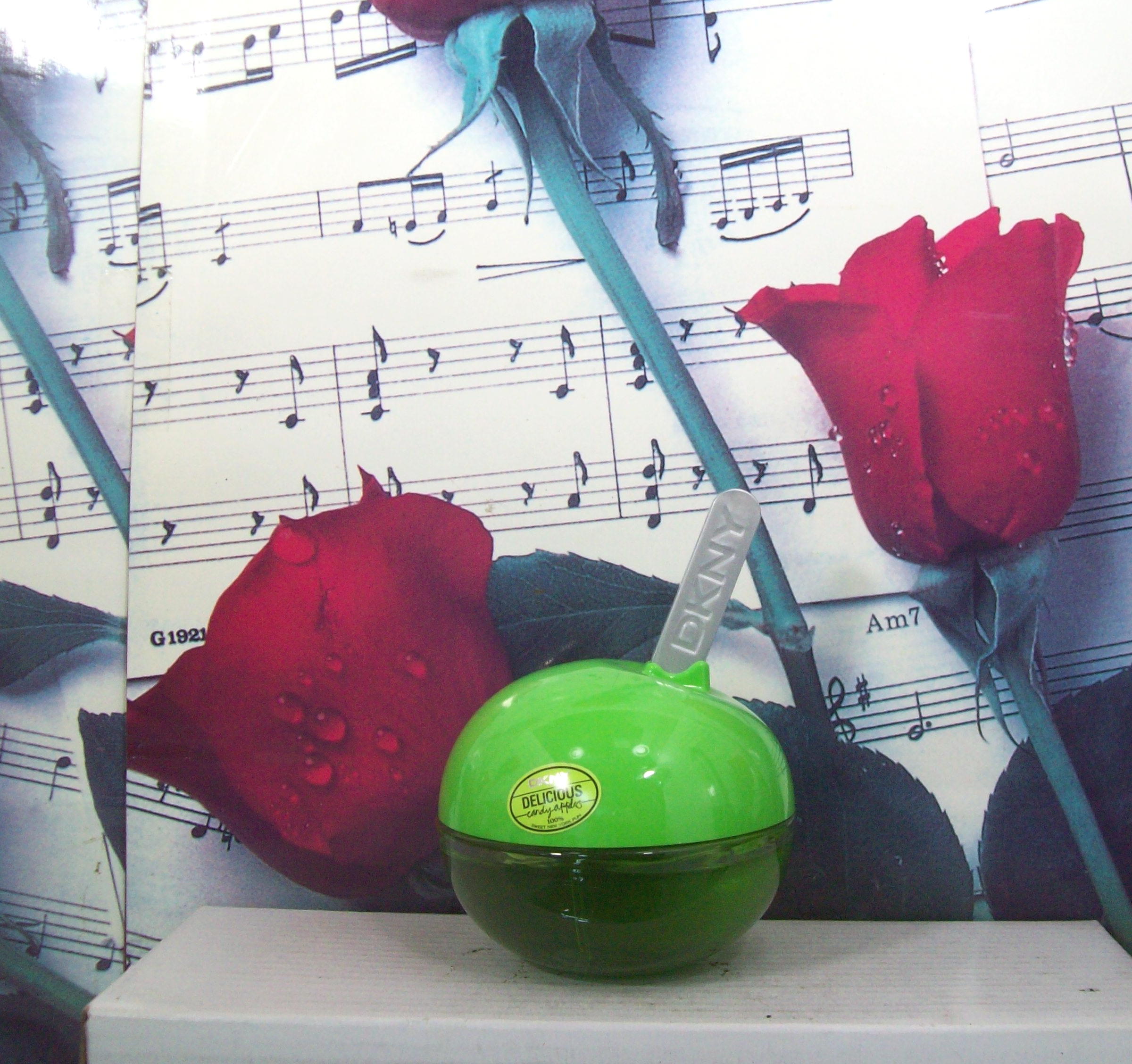 DKNY Sweet Caramel Perfume Candy Apples bottle