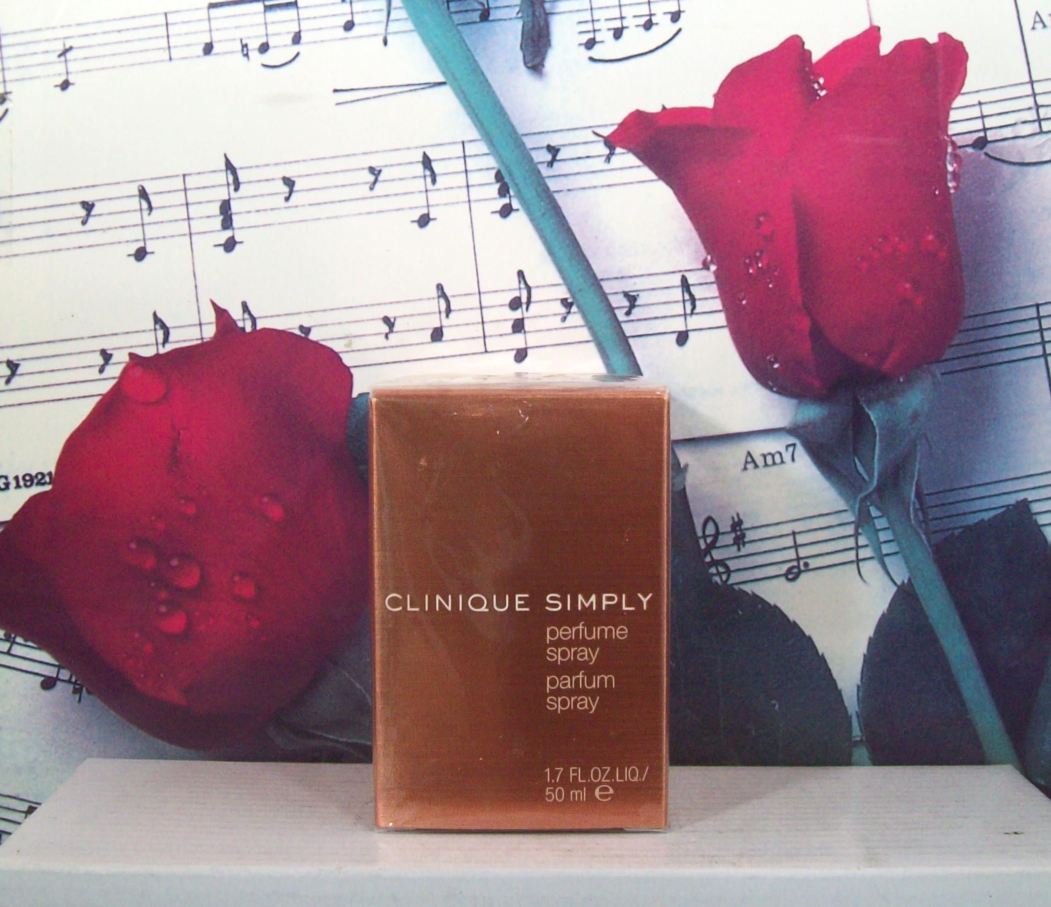Clinique Simply 1.7 oz Perfume Spray bottle