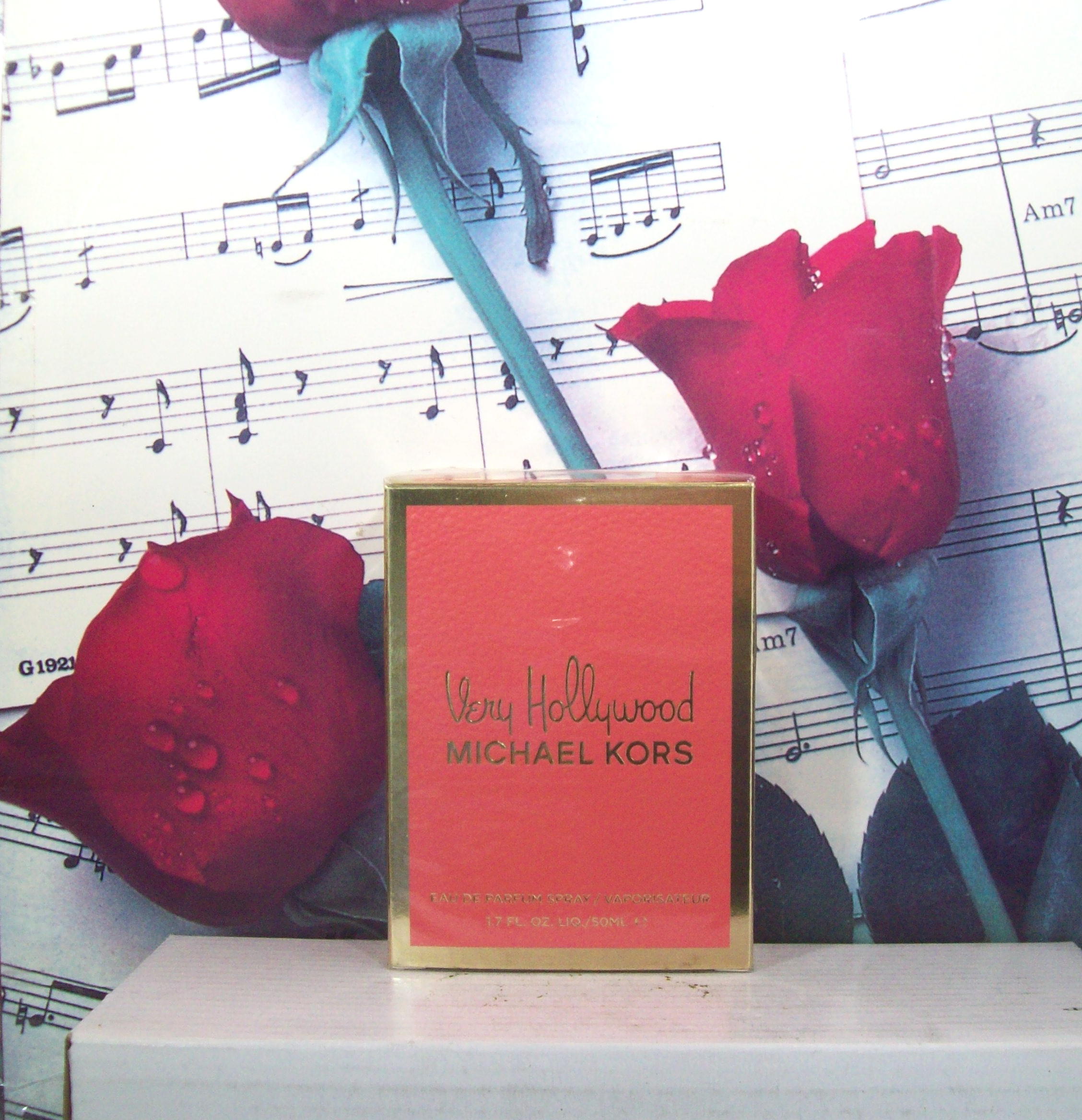 Michael Kors Very Hollywood 1.7 OZ EDP Spray perfume bottle